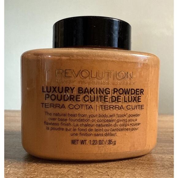 Makeup Revolution London Luxury Baking Powder TERRA COTTA 1.23 Oz - Picture 1 of 3